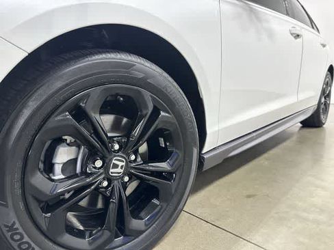 Used 2025 Honda Accord SE image 27