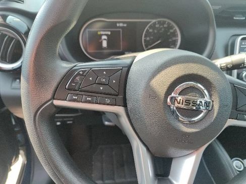 Used 2019 Nissan Kicks SV FWD image 22