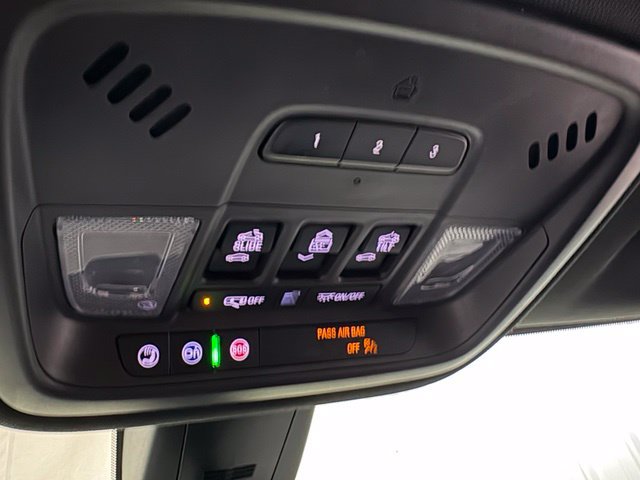 Used 2023 Chevrolet Traverse Premier w/ Redline Edition AWD/4WD image 39