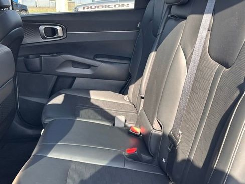 Used 2025 Kia Sorento S FWD image 41