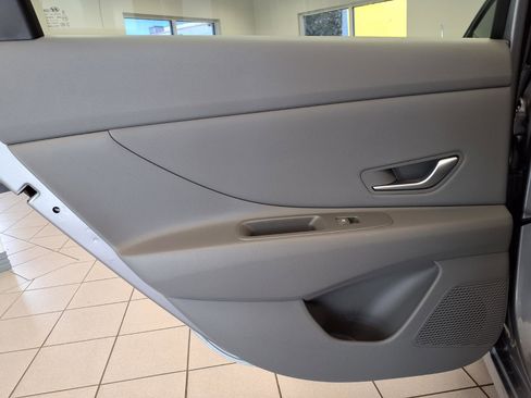 Used 2026 Hyundai Elantra Sport FWD image 17