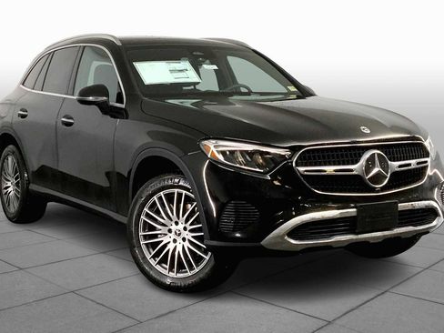 Used 2025 Mercedes-Benz GLC 300 4MATIC image 2