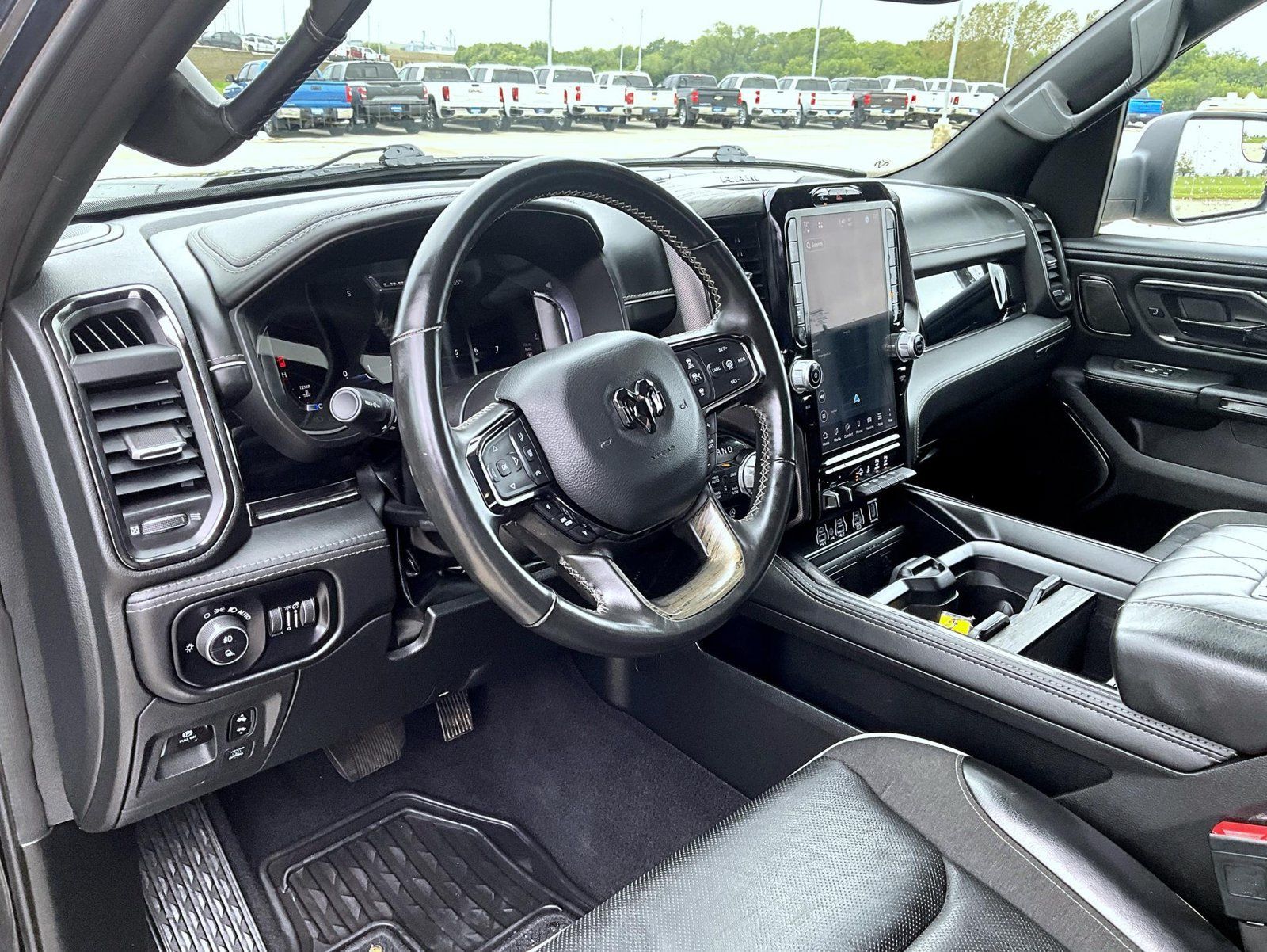 Used 2025 RAM 1500 Limited AWD/4WD image 11