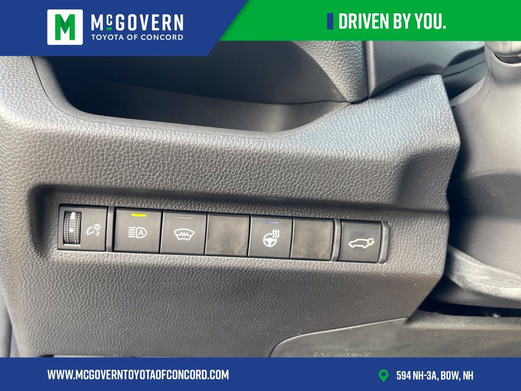 Used 2023 Toyota RAV4 XLE Premium AWD/4WD image 28