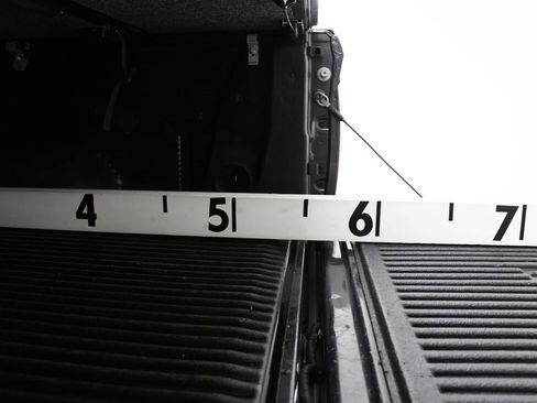 Used 2018 RAM 1500 Laramie w/ Convenience Group image 10