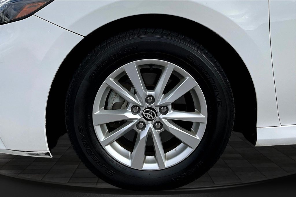 Used 2025 Toyota Camry LE FWD image 35