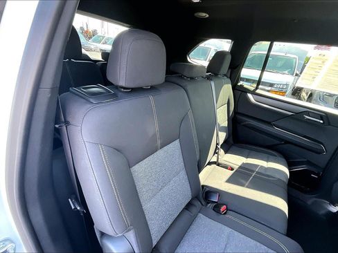 Used 2025 GMC Acadia Elevation FWD image 23