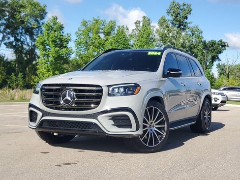 Used 2024 Mercedes-Benz GLS 580 4MATIC image 1