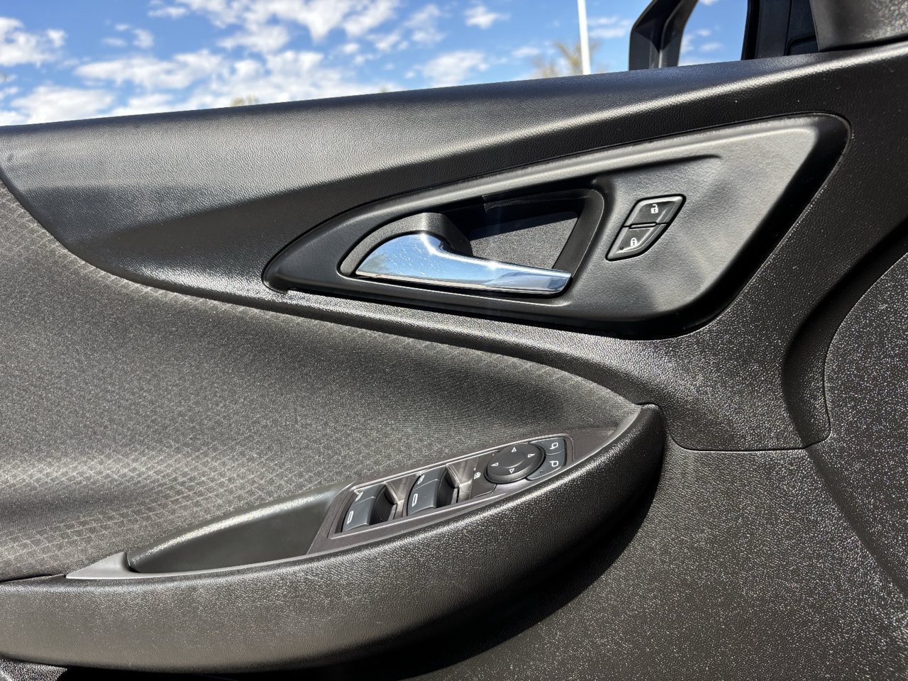 Used 2022 Chevrolet Malibu LT FWD image 19