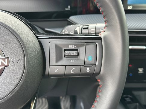 Used 2025 Nissan Kicks SR image 27