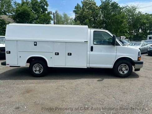 Used 2020 Chevrolet Express 3500 w/ Power Convenience Package RWD image 8