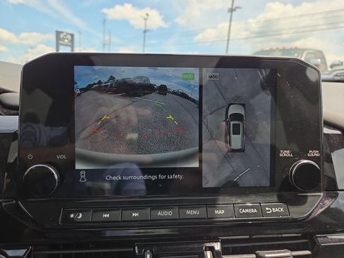 Used 2023 Nissan Pathfinder SL AWD/4WD image 20