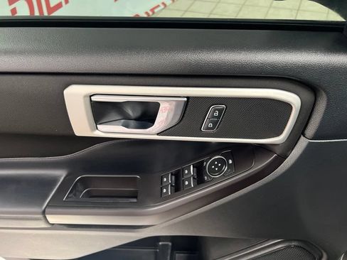 Used 2020 Ford Explorer XLT w/ Comfort Package AWD/4WD image 20
