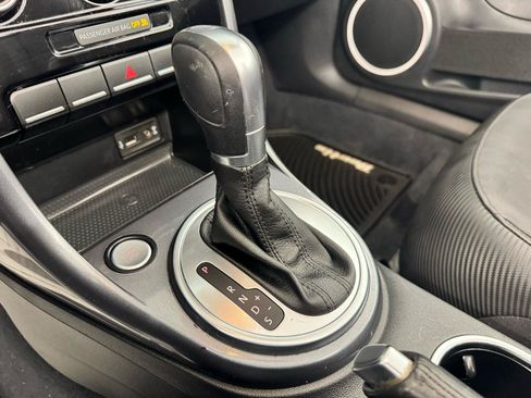 Used 2018 Volkswagen Beetle 2.0T SE FWD image 24