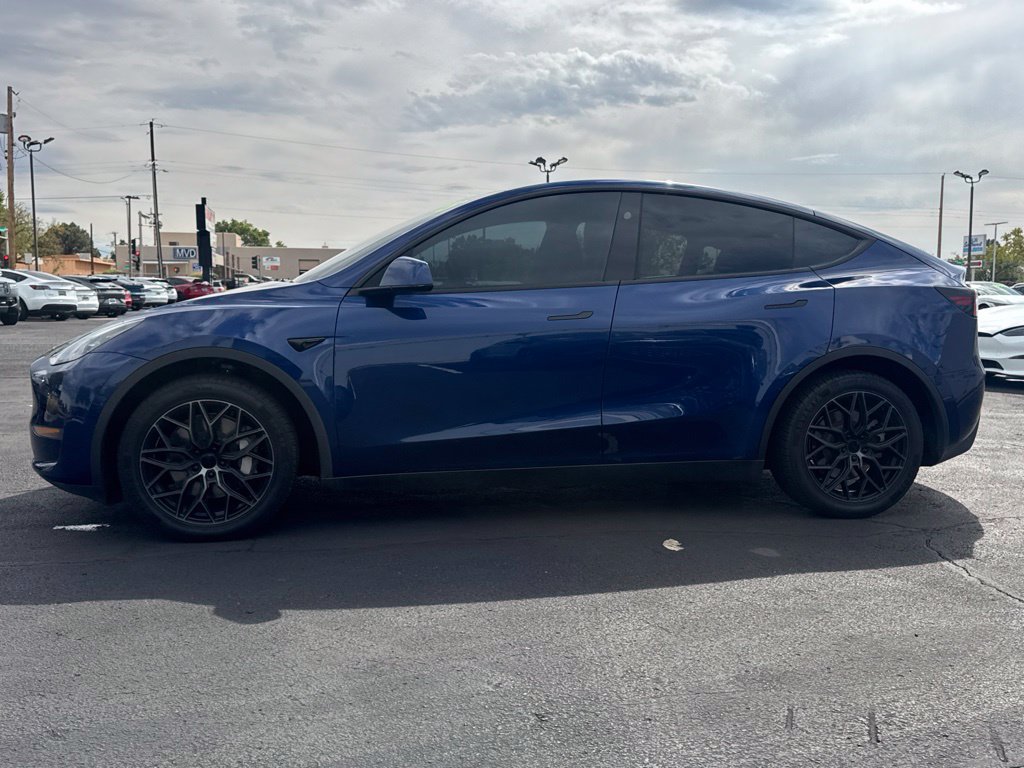 Used 2024 Tesla Model Y Long Range AWD/4WD image 6