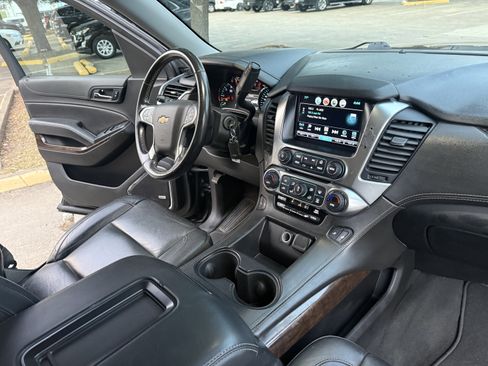 Used 2019 Chevrolet Suburban LT image 12