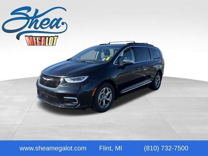 Used 2023 Chrysler Pacifica Limited