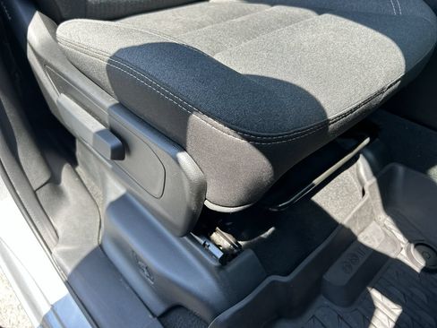Used 2019 RAM 1500 Big Horn AWD/4WD image 15