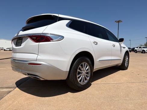 Used 2024 Buick Enclave Essence w/ Technology Package FWD image 17