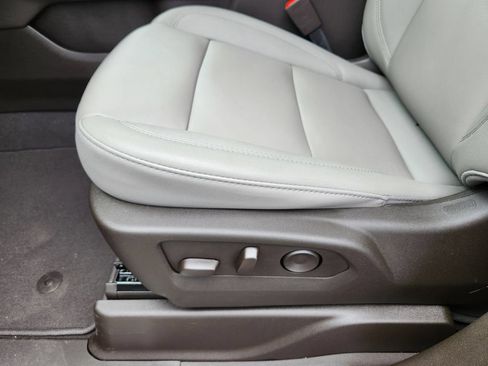 New 2026 Chevrolet Suburban LT w/ Comfort Package AWD/4WD image 9