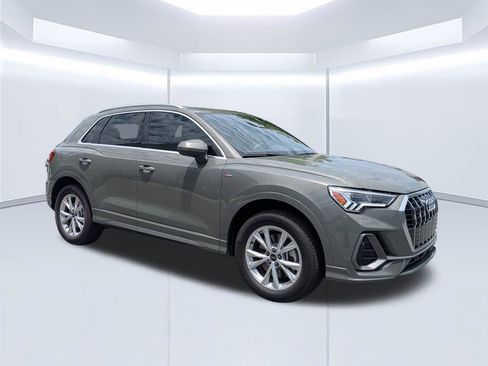 Used 2025 Audi Q3 2.0T Premium w/ Convenience Package AWD/4WD image 2