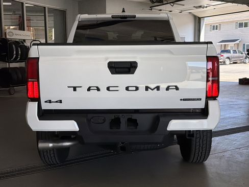 New 2025 Toyota Tacoma TRD Off-Road AWD/4WD image 9
