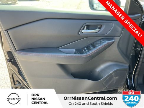 Certified 2025 Nissan Rogue SV image 18