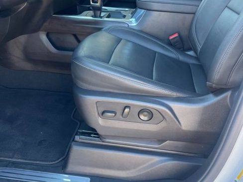 Used 2024 GMC Sierra 1500 SLT image 11