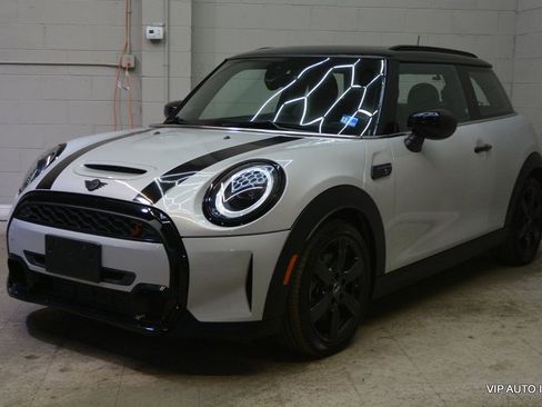 Used 2022 MINI Cooper S w/ Premium Package image 2