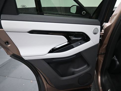 New 2026 Land Rover Range Rover Evoque Dynamic SE AWD/4WD image 17