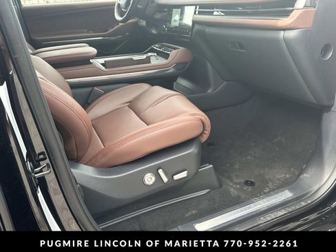 New 2026 Lincoln Navigator L Reserve AWD/4WD image 31