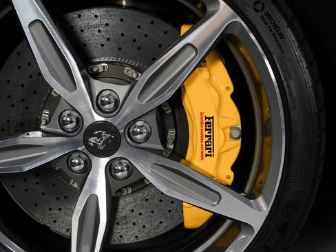Used 2014 Ferrari California RWD image 18