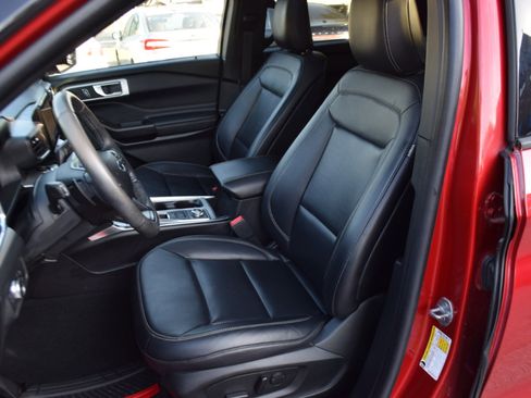 Used 2020 Ford Explorer XLT w/ Equipment Group 202A image 10
