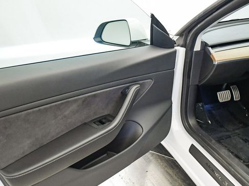 Used 2021 Tesla Model 3 Performance image 22