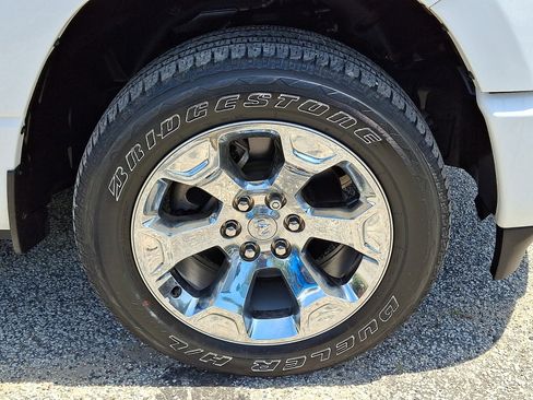 Used 2022 RAM 1500 Big Horn AWD/4WD image 9