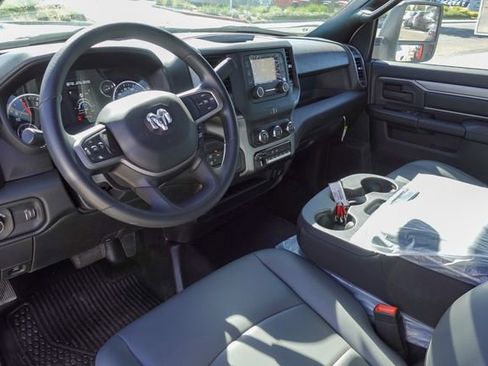 New 2024 RAM 3500 Tradesman w/ Chrome Appearance Group image 16
