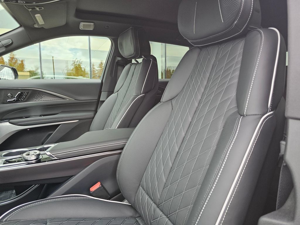 New 2027 Cadillac Lyriq Signature Luxury w/ Nappa Leather Package AWD/4WD image 23
