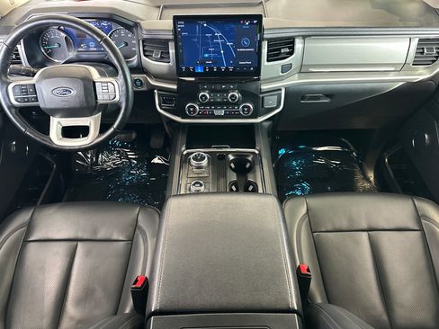 Used 2024 Ford Expedition XLT image 13