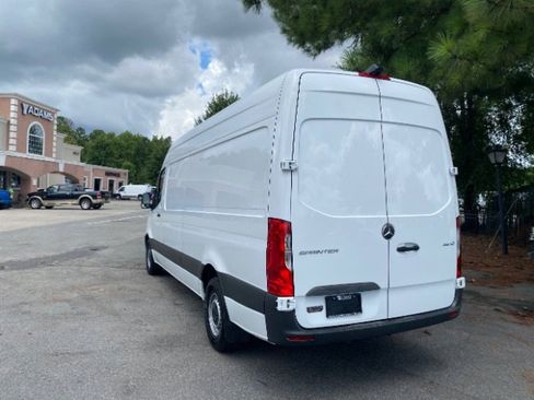 Used 2023 Mercedes-Benz Sprinter 2500 image 4