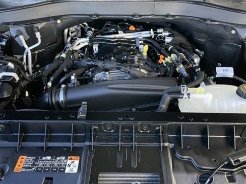 Used 2025 Ford Explorer Active image 26