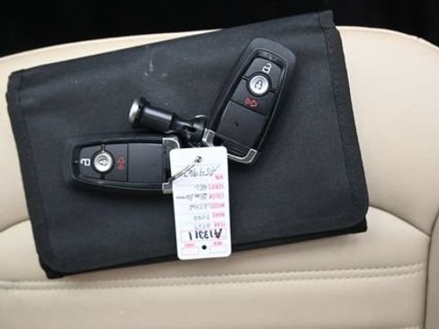 Used 2023 Ford Edge SEL AWD/4WD image 10