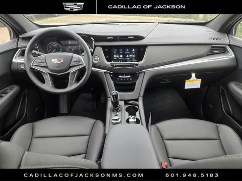 New 2026 Cadillac XT5 Luxury image 6