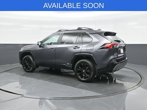 Used 2025 Toyota RAV4 SE w/ Convenience Package AWD/4WD image 5