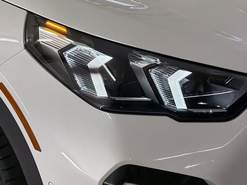 New 2026 BMW X2 xDrive28i w/ Convenience Package image 10