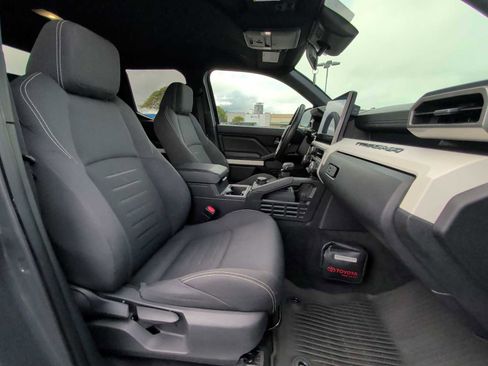 Used 2024 Toyota Tacoma TRD Sport image 23