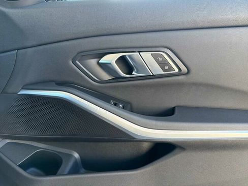 Used 2019 BMW 330i Sedan w/ Convenience Package image 21