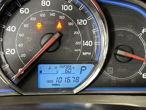 Used 2014 Toyota RAV4 Limited image 18