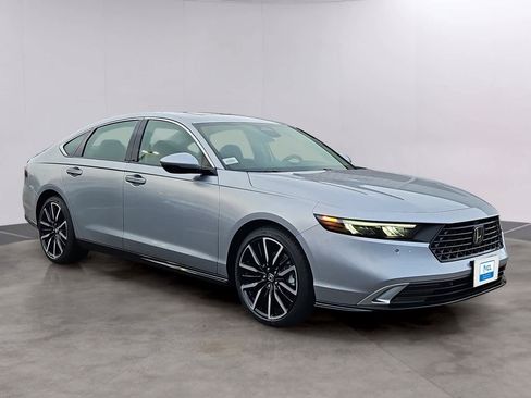 New 2025 Honda Accord Touring image 2