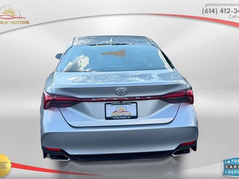 Used 2019 Toyota Avalon XLE w/ Moonroof Package FWD image 4