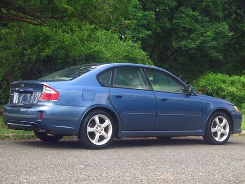Used 2009 Subaru Legacy 2.5i Special Edition AWD/4WD image 7